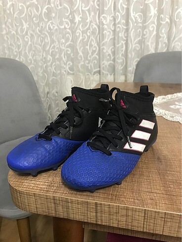 Adidas krampon