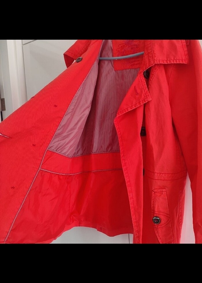 Trenckot marka temsili - Görsel 3