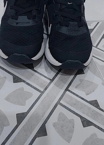 29 Beden siyah Renk Orjinal Nike çocuk ayakkabısı