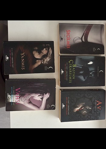 P.C. Cast + Kristin Cast Kitap Seti 5'li - Görsel 3