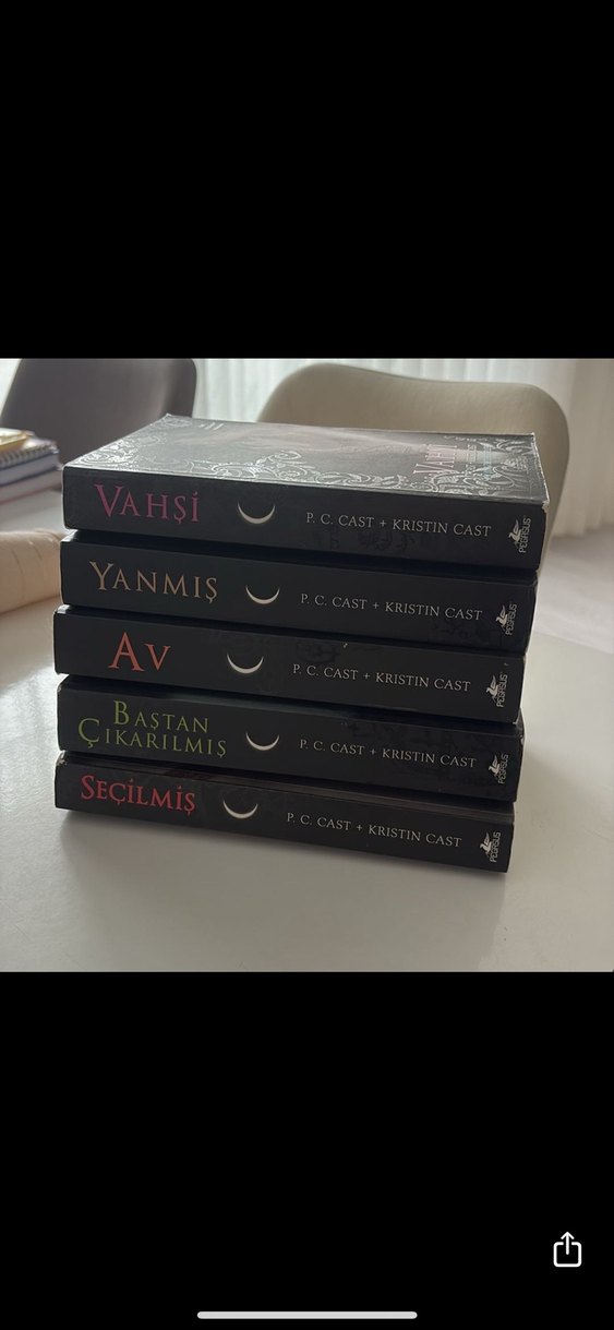P.C. Cast + Kristin Cast Kitap Seti 5'li - Görsel 2