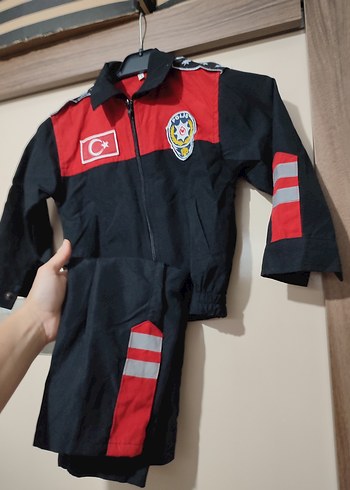 Kırmızı Siyah Çocuk Polis Kostümü - Görsel 2