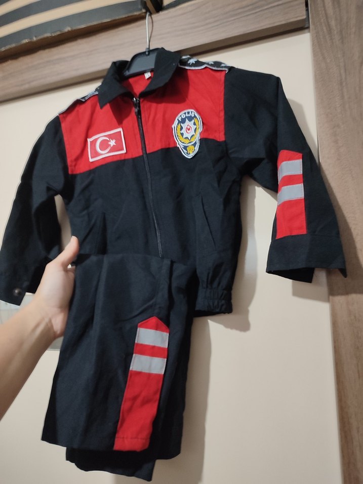 Kırmızı Siyah Çocuk Polis Kostümü - Görsel 2