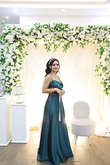 Nişan elbisesi