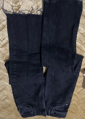 Tokalı Siyah Dar Kesim Kadın Kot Pantolon tüm ayrıntılarıyla bak - Görsel 3