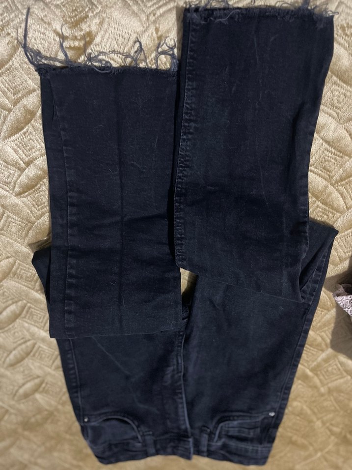 Tokalı Siyah Dar Kesim Kadın Kot Pantolon tüm ayrıntılarıyla bak - Görsel 4