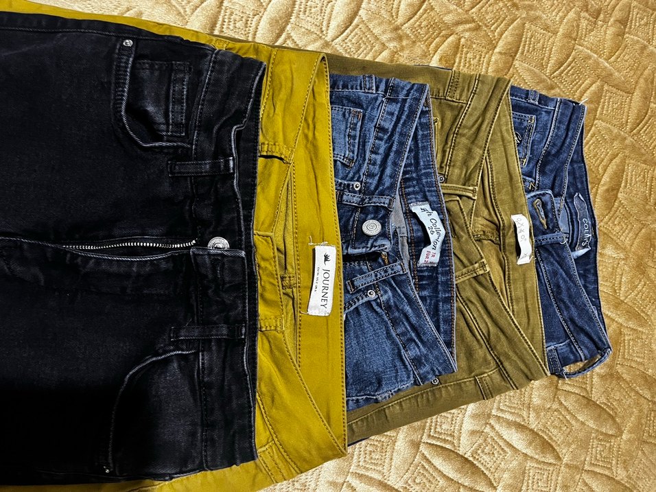 Tokalı Siyah Dar Kesim Kadın Kot Pantolon tüm ayrıntılarıyla bak - Görsel 2