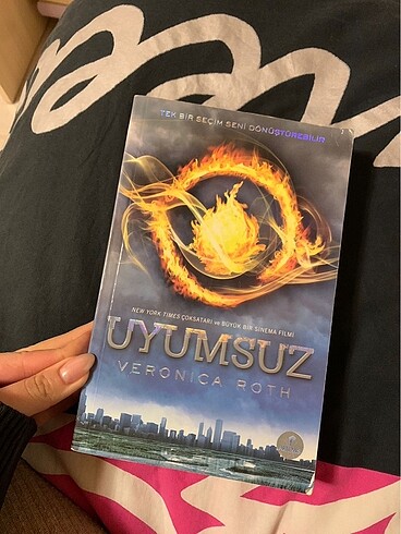 Uyumsuz