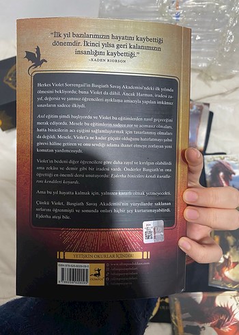 Demir ve Alev - Rebecca Yarros Romanı - Görsel 5