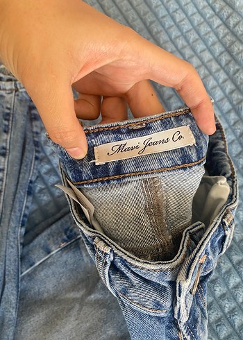 34 Beden Mavi Gevşek Kesim Yırtık Mavi Kot Pantolon