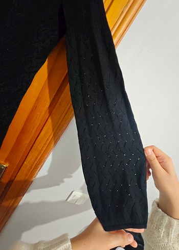 Siyah Düğmeli Kadın Hırka - Görsel 4