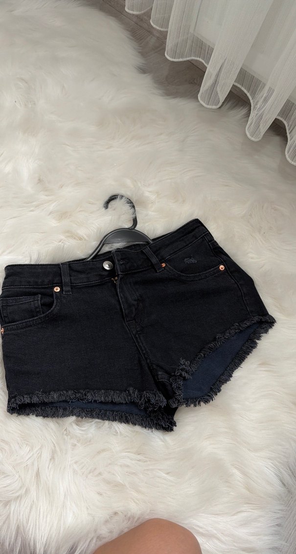 Siyah Kemerli Mini Denim Şort - Görsel 5