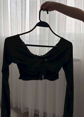 Kemer Detaylı Siyah Süet V Yaka Bluz - Görsel 2