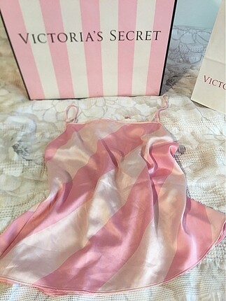 Victoria?s Secret Saten askılı bluz