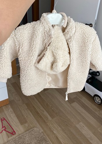 HM Bebek Kız Beyaz Kürklü mont