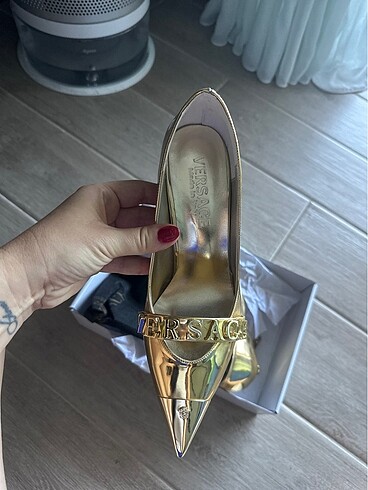 Versace 37 numara