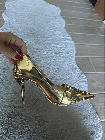37 Beden Versace 37 numara