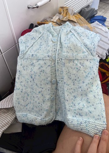 Mavi Örgü bebek yelek