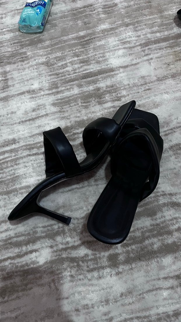 Siyah Tokalı Blok Topuklu Kadın Terlik - Görsel 2