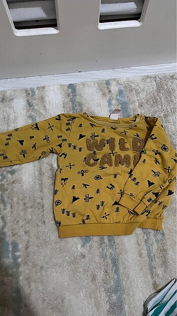 Sweatshirt