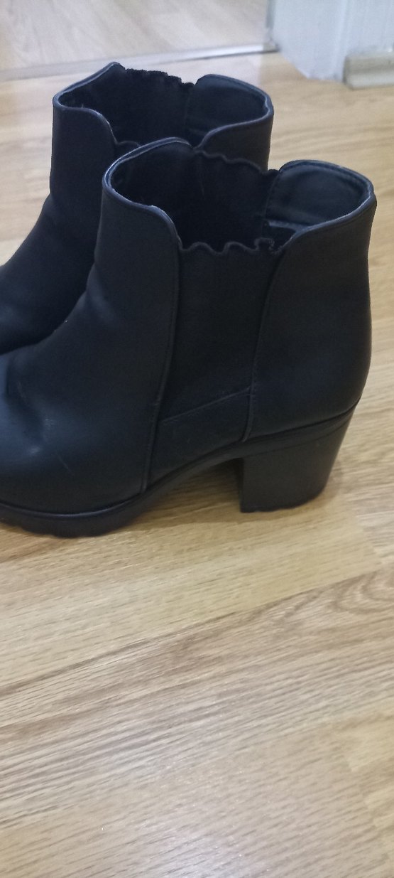 Siyah Kadın Dolgu Topuklu Goth Bot - Görsel 2