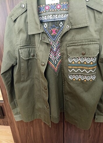 Bohem tarzı neredeyse hiç kullanılmamış kadın ceket - Görsel 2