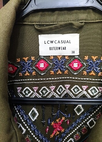 Bohem tarzı neredeyse hiç kullanılmamış kadın ceket - Görsel 3