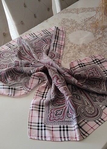 Vakko &100 Twil ipek eşarp