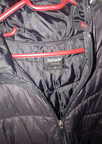 Siyah Kapüşonlu Kadın Kışlık Mont - Görsel 2