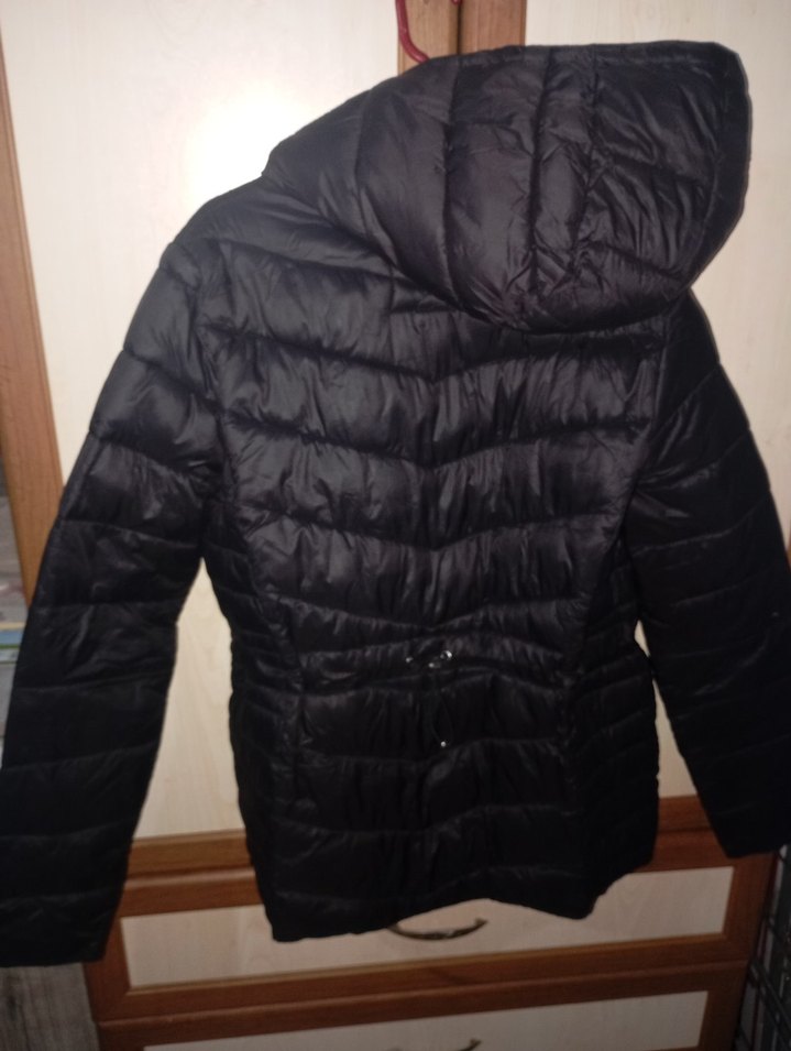 Siyah Kapüşonlu Kadın Kışlık Mont - Görsel 3