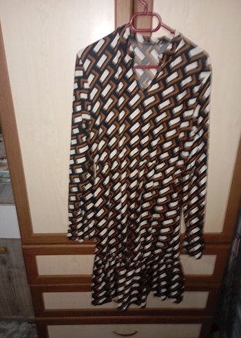 Dikdörtgen Desenli V Yaka Uzun Kollu Elbise - Görsel 2