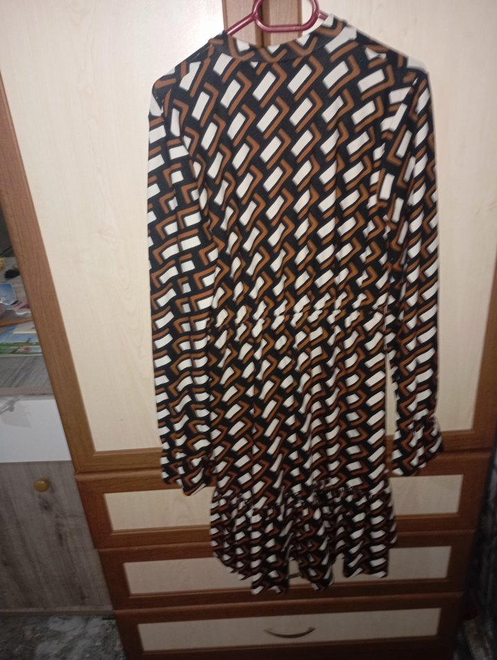 Dikdörtgen Desenli V Yaka Uzun Kollu Elbise - Görsel 4