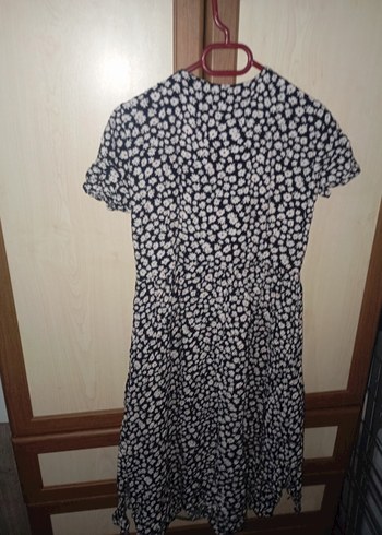 papatya desenli beli lastikli diz boyu elbise - Görsel 2