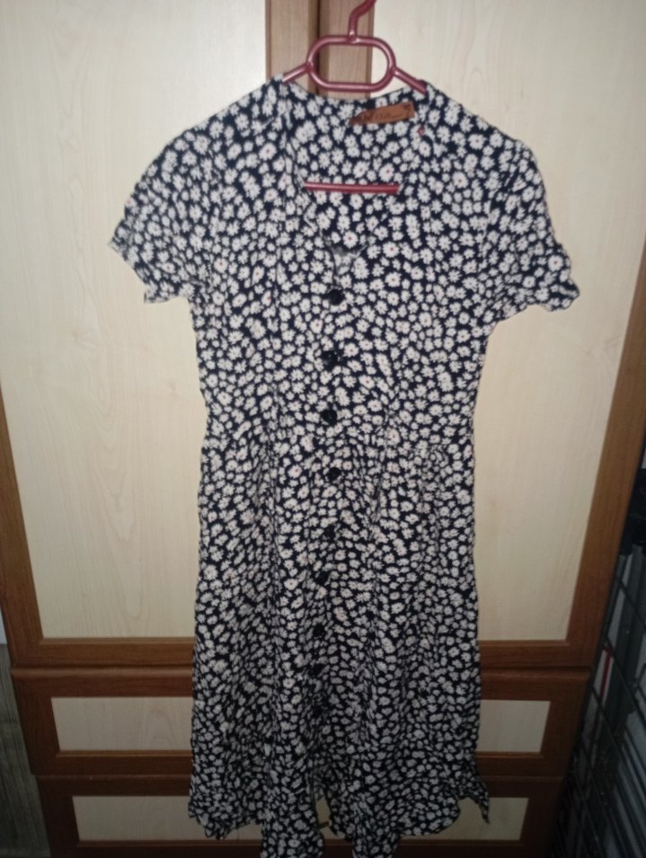 papatya desenli beli lastikli diz boyu elbise - Görsel 3