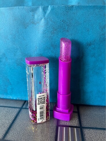 Beden Essence lipstick