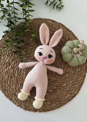 Amigurumi Tavşan Oyuncak