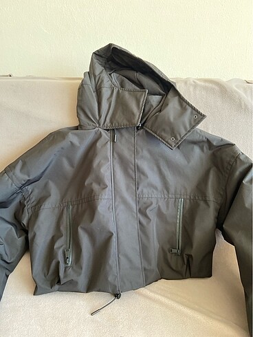 Zara ZARA KAPŞONLU CROP CEKET MONT