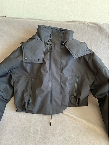 xs Beden ZARA KAPŞONLU CROP CEKET MONT
