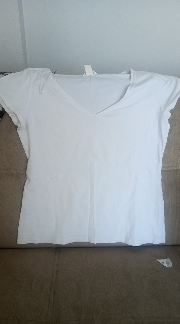 V Yaka Beyaz tişört - Görsel 2