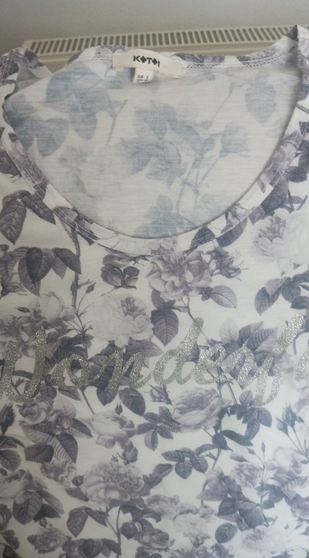 Gri Çiçek Desenli Dantel Detaylı Salaş Kadın tşort askılı - Görsel 2