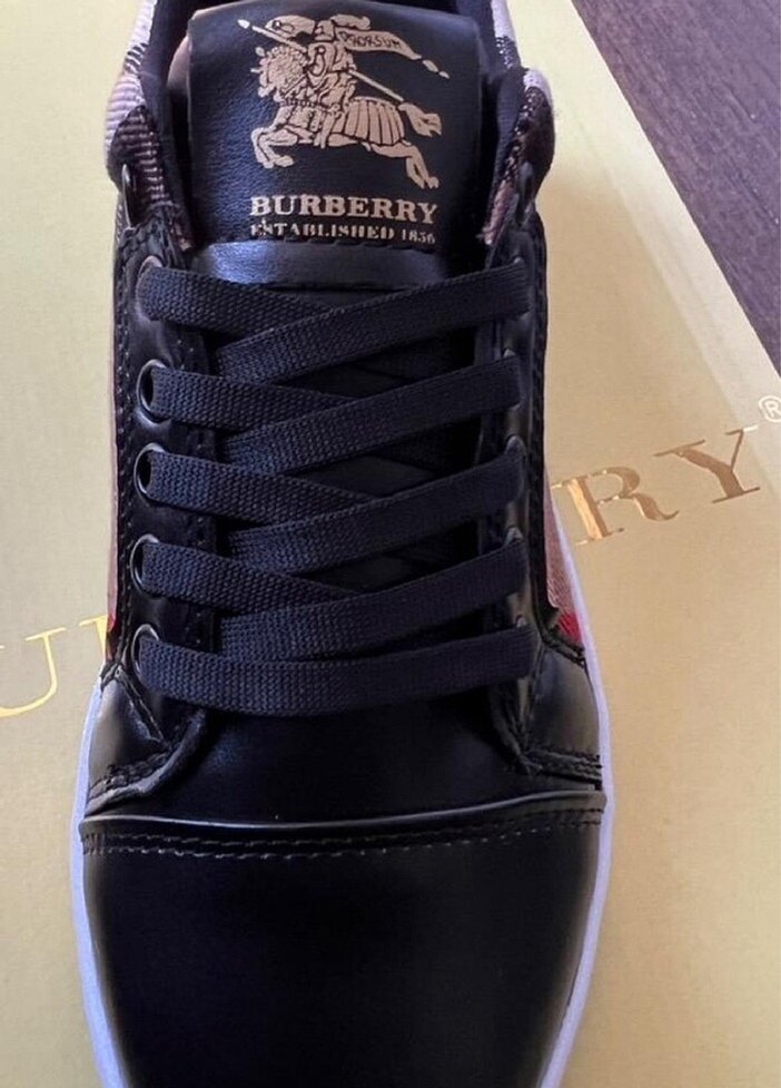 Kahverengi Ekose Desenli Kadın Spor Ayakkabı - Görsel 2