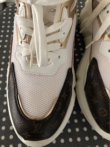Louis Vuitton Spor ayakkabı bayan