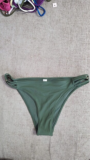 Haki kadın bikini altı