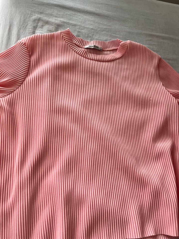 Piliseli Pembe Kadın Tişört - Görsel 3