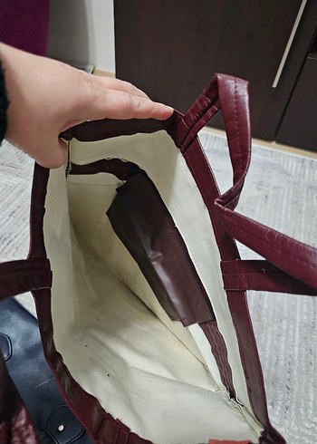 Siyah ve Kırmızı Deri Parisian Goth Kadın Çanta - Görsel 4