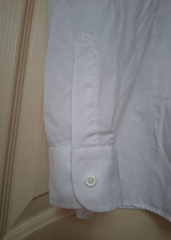 Düğmeli Beyaz Kadın Gömlek - Görsel 2