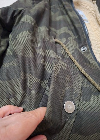 Kürk Detaylı Kamuflaj Kapüşonlu Erkek Çocuk Mont - Görsel 2