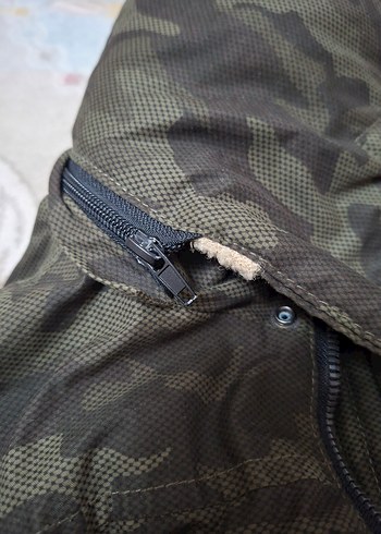 Kürk Detaylı Kamuflaj Kapüşonlu Erkek Çocuk Mont - Görsel 6