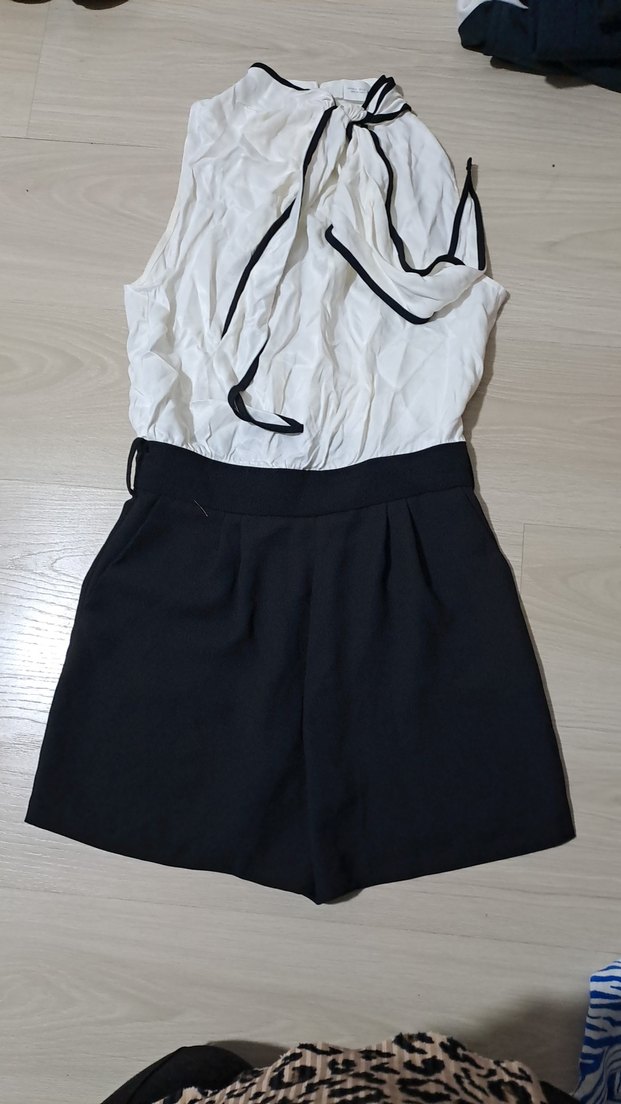 Kemerli Kolsuz Mini Kadın Tulum - Görsel 2