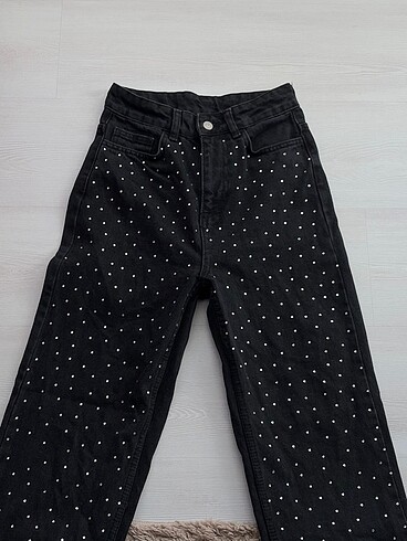 xs Beden Siyah Taşlı Jean